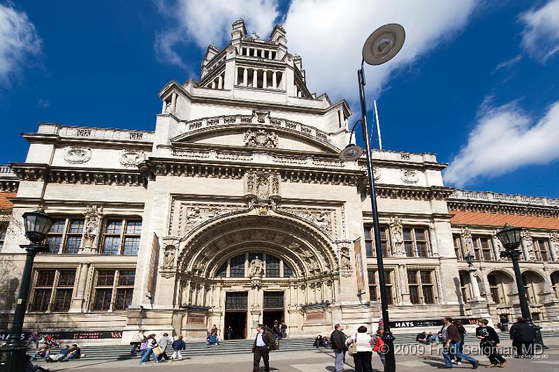 20090408_125354_D3 P1.jpg - Victoria and Albert Museum